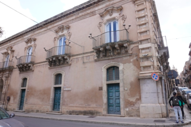 Vista d'angolo del palazzo